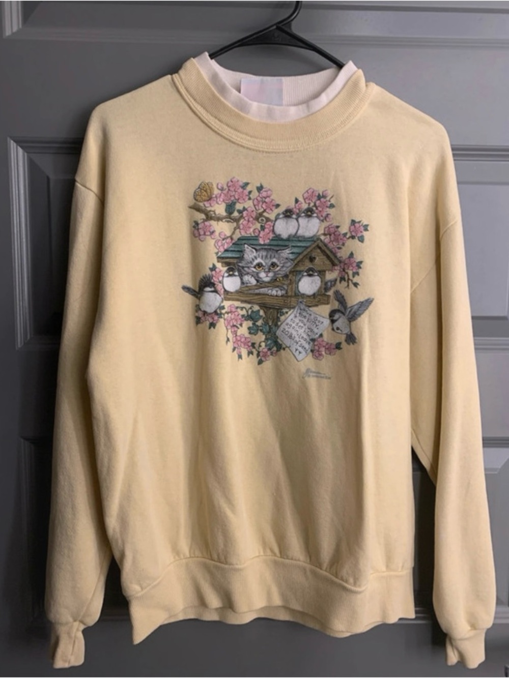 Vintage Yellow Layered Style Cat and Birds Graphic Pullover Sweatshirt